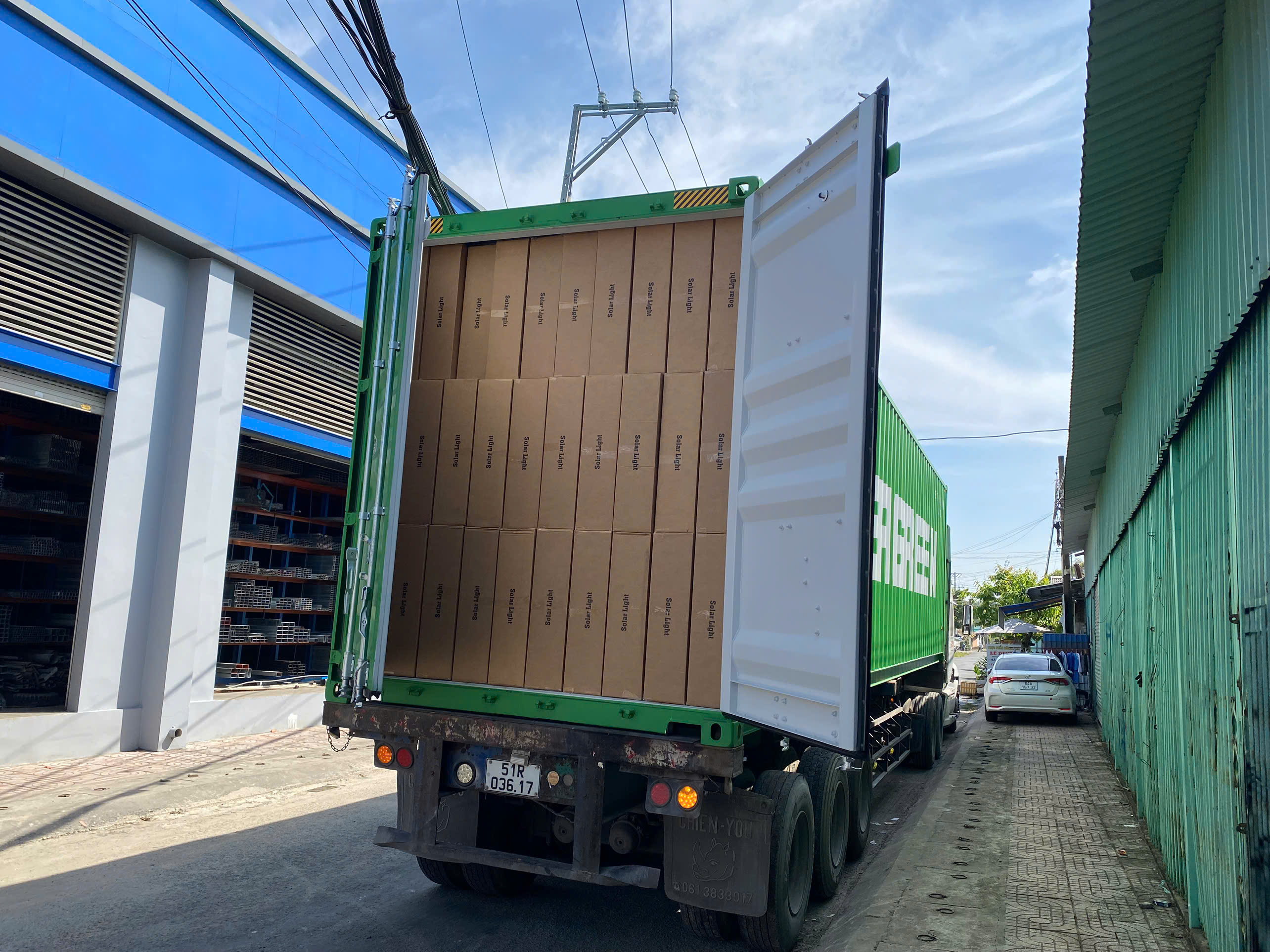 Đóng gói chống sốc kỹ càng các đơn hàng gửi đi toàn quốc